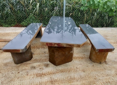 Bàn ghế đá nâu dài