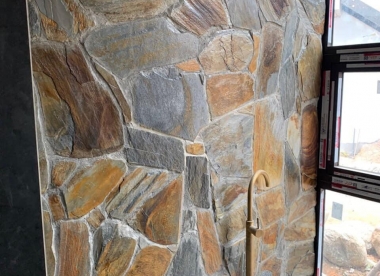 Đá rối vàng rỉ sét