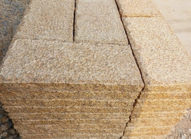 Đá Vàng Bình Định cưa tẩy 5 mặt