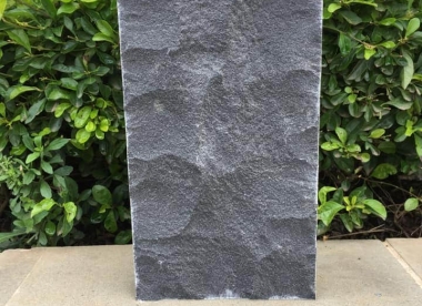 Đá bazan bóc lồi quy cách 30x60cm