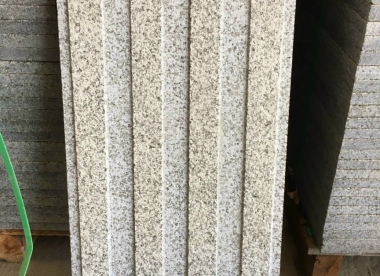 Đá vàng chạy rãnh