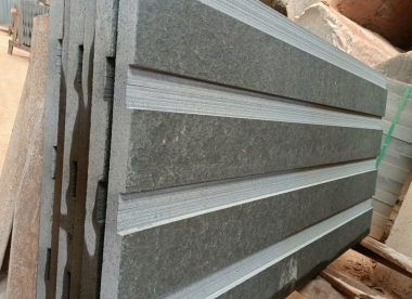 Đá bazan chạy rain