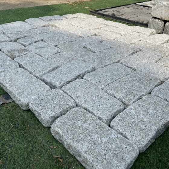 Đá granite quay mẻ cạnh