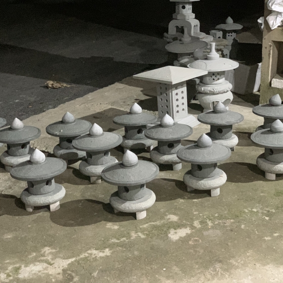 Đèn đá kiểu 2