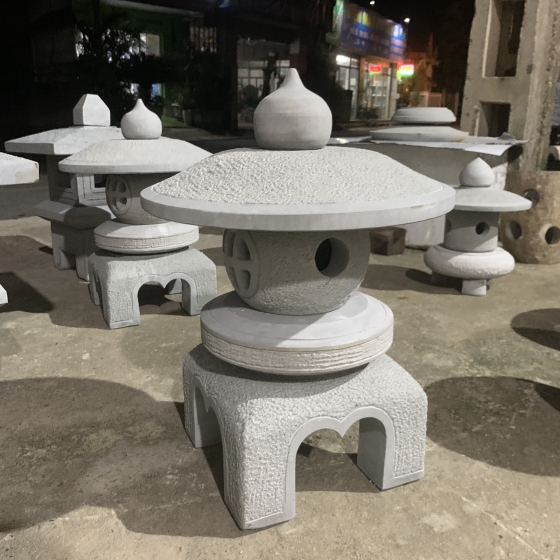 Đèn đá kiểu 2