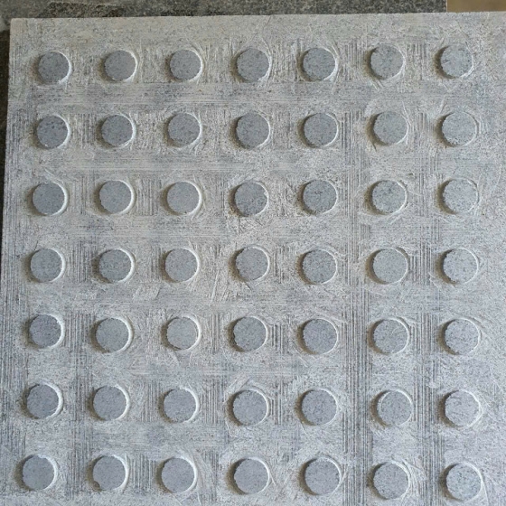 Đá đen da trăn
