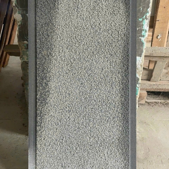 Đá bazan xám băm mặt