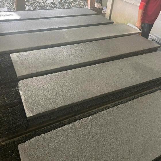 Đá bazan xám băm mặt