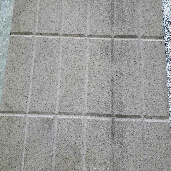 Đá rain chạy rãnh