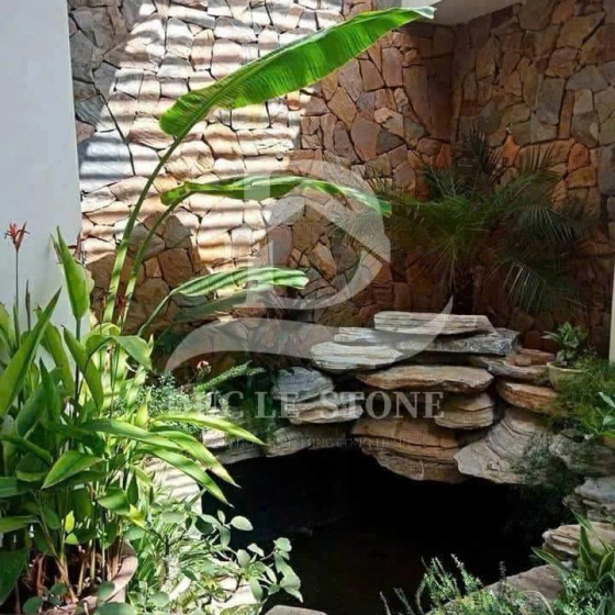 Đá rối vàng rỉ sét